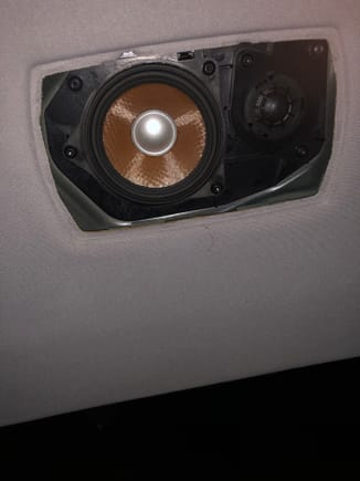 Individual mid and tweeter installed. No waveguide on the tweeter so that should mean a bit more output for those who enjoy tailgating. 