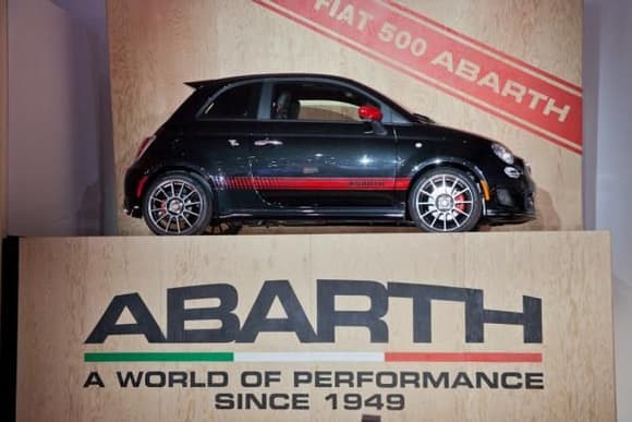 2012 Fiat 500 Abarth-2.jpg