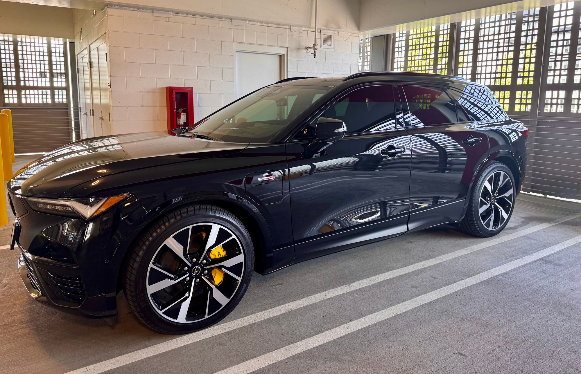 ....she looks much better after getting the chrome delete 😊🖤