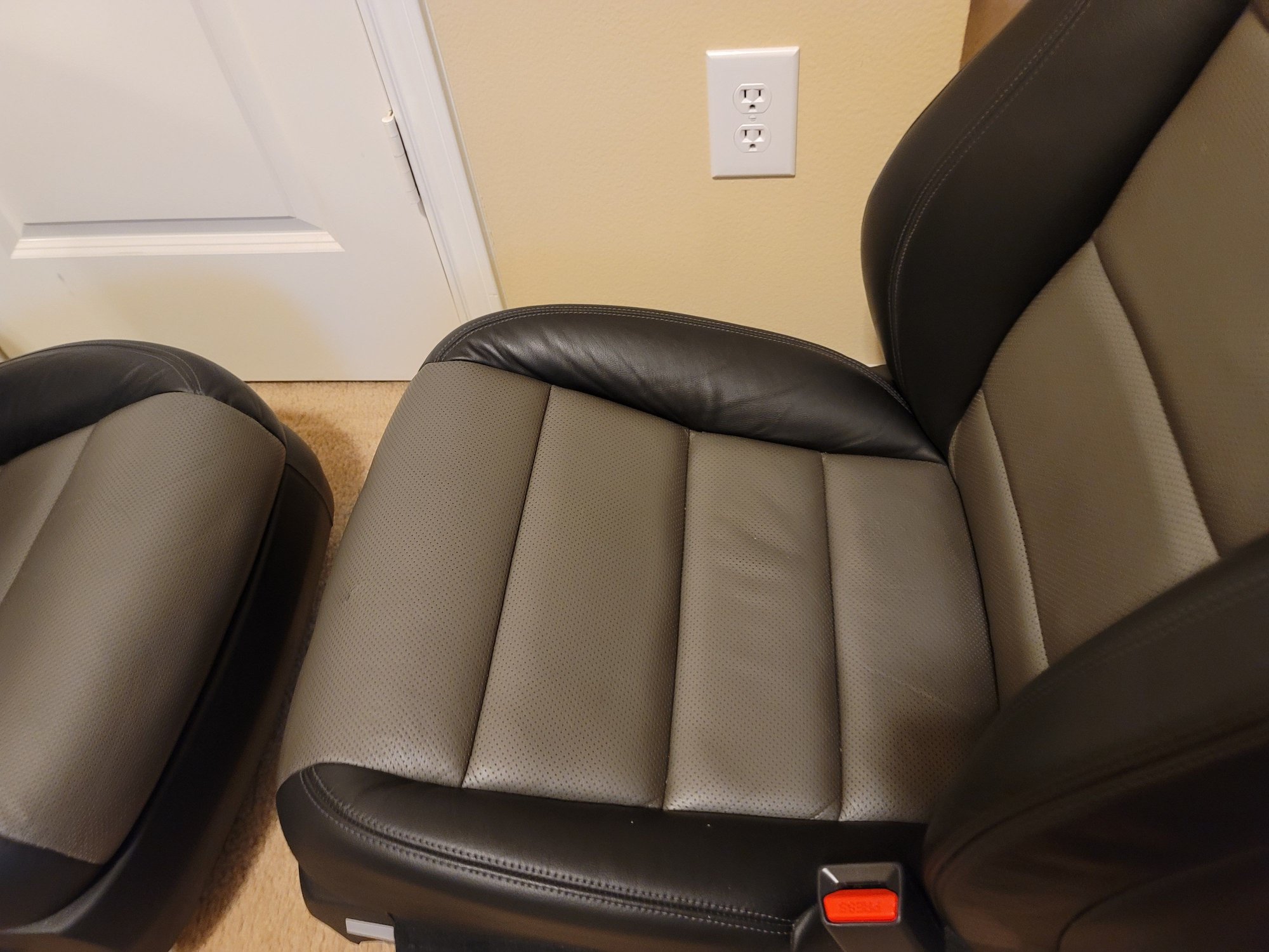 Interior/Upholstery - SOLD: 07-08 TL Type-S Front Seat Leather Bottoms - Used - 2007 to 2008 Acura TL - Richmond, TX 77406, United States