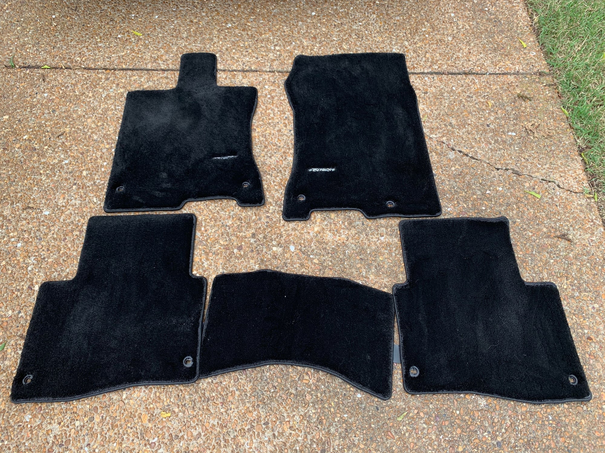 Interior/Upholstery - FS: Acura RLX OEM Premium Floor Mat Set - Used - 2018 to 2020 Acura RLX - Nashville, TN 37205, United States