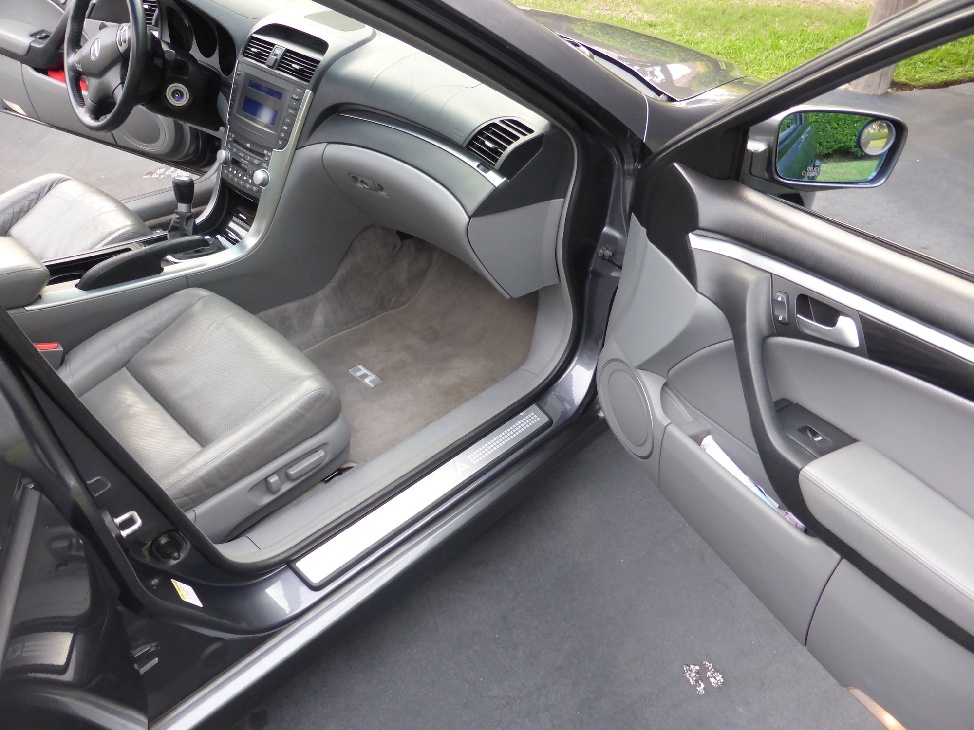 2006 Acura TL - FS: 2006 Acura TL, rare manual transmission, low miles and excellent condition! - Used - VIN 19UUA65556A067719 - 88,000 Miles - 6 cyl - 2WD - Manual - Sedan - Gray - Miami, FL 33157, United States