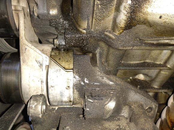 Did more inspecting. I'm sure this leak got into my alternator(s) and messed em up. On to the next one I guess. 