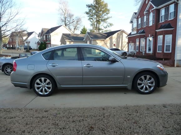 A quiet, auto-tranny car works best during high-stress days at work. My DD, a 2007 Infiniti M35.