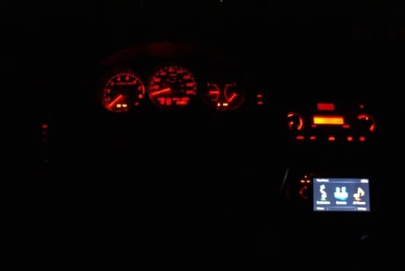 Red LEDs with my old Pioneer AVIC-F90BT in Uncald4s din kit.