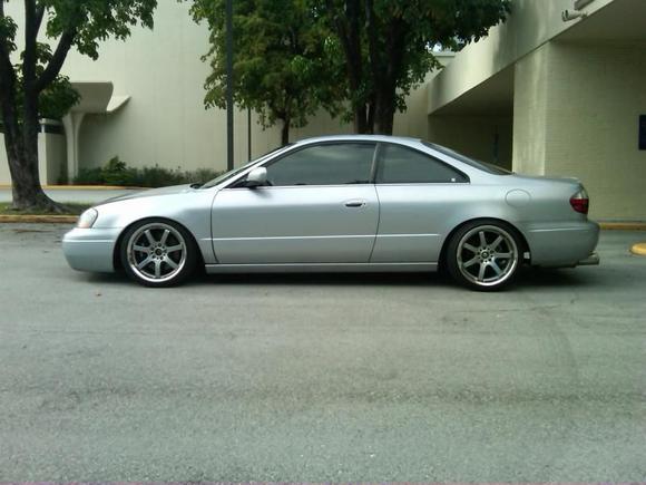 Front is 18x8 22, Rear is 18x9 22