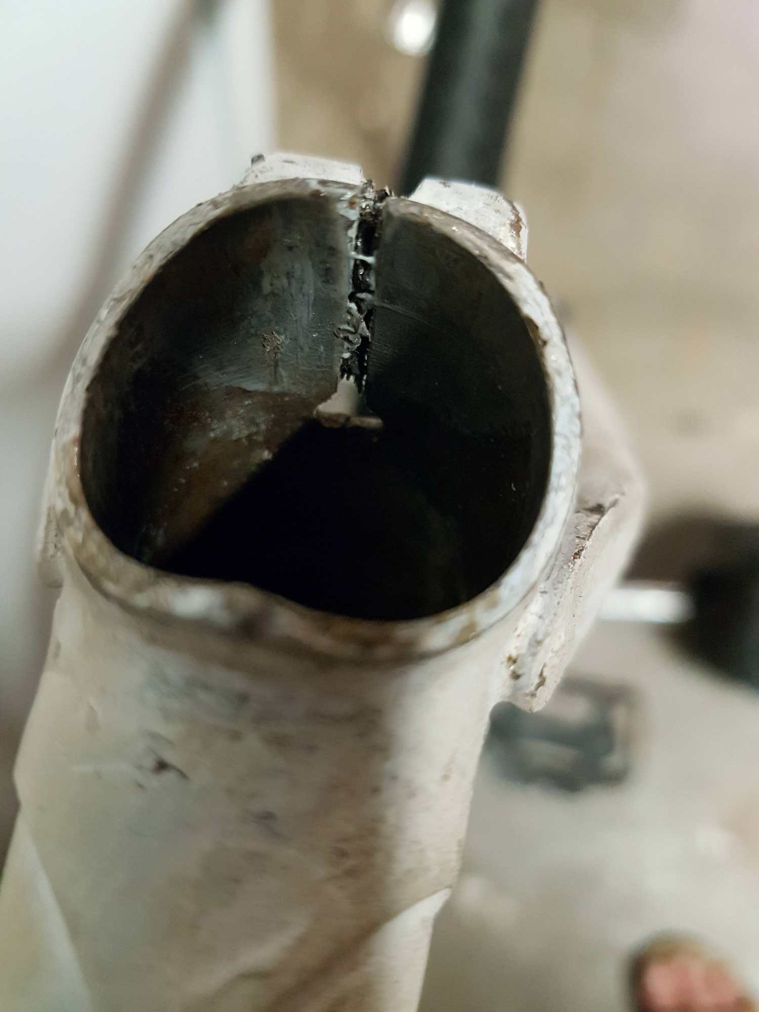 Seat post completely slipping due to cracked bike tube Options