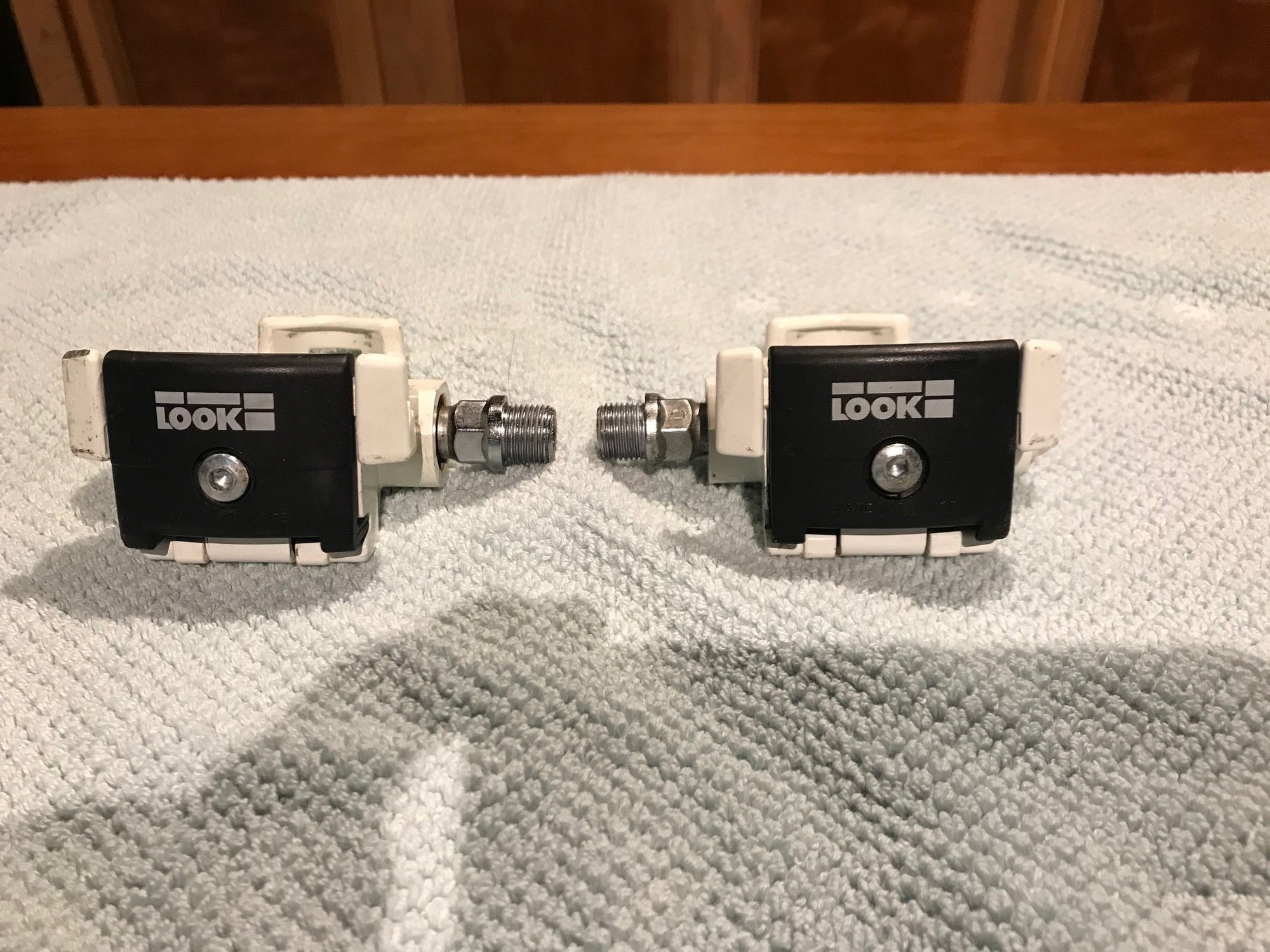 lightest look pedals