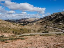 The riders' descent from Puerto del Viento.