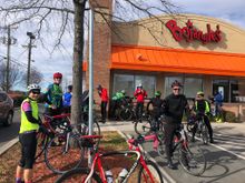 Good sized group with a New Years ride stop. 