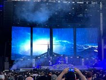 Cool stage graphics