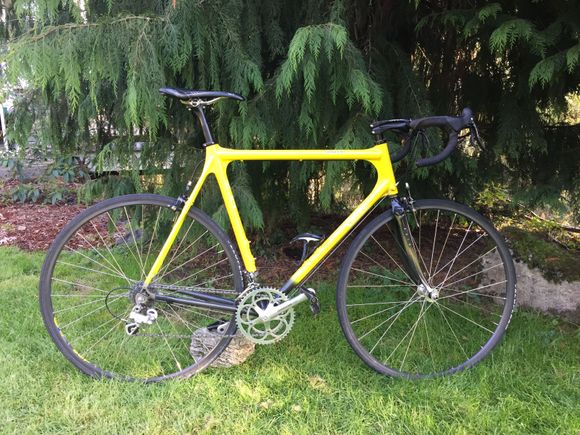 100% ready for riding. Compact double 50/34, mid-cage for 28 teeth, MavicReflex tubies w/ Veloflex 25mm. 60X58.5 & SWEET