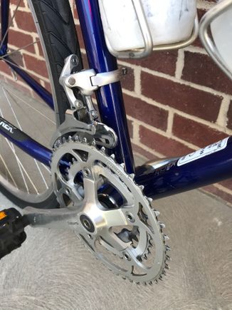 Shimano 700CX front derailleur, XT crankset 24/34/46, XT bottom bracket 68x116