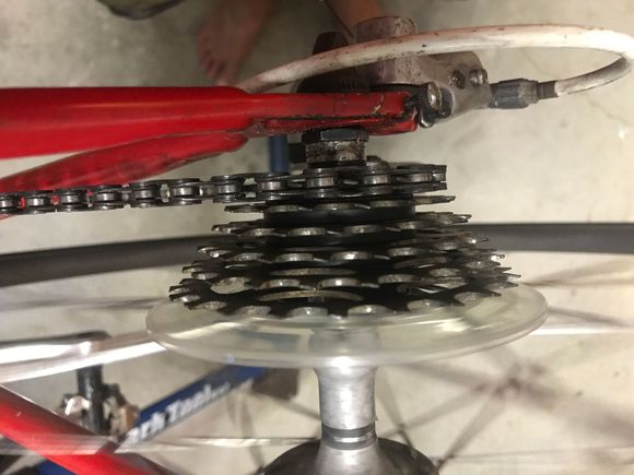 Very cool 13-23 cassette. But look at that limit screw. 