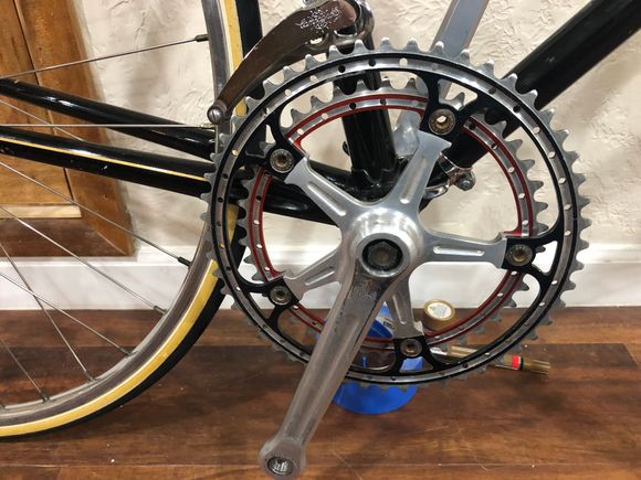 Swapped out the 3 pin TA for a '73 date Record, with black and red Rino chainrings