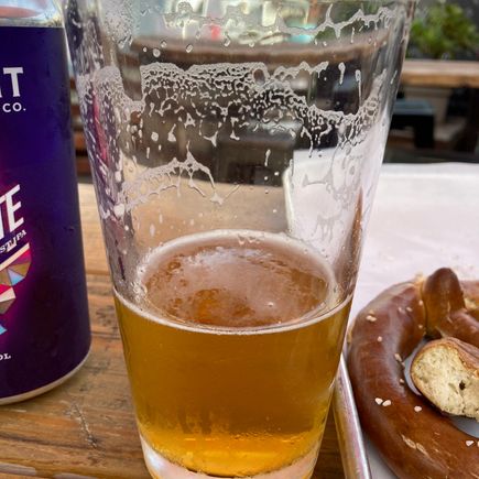 
also had a pfriem (oregon) ipa on tap. 5/5 or 9.4/10. everything i’ve ever had from pfriem is top-notch. just don’t see it all that often in the san diego market. 