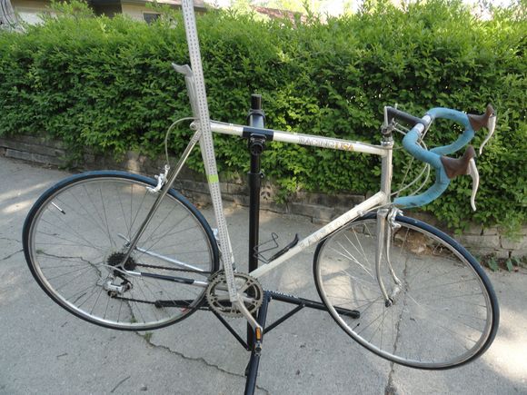 Raleigh Racing USA  with Suntour components.  Mostly complete needs brake calipers, and i have a et to toss in if you need them.  