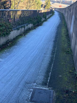 !-90 Bike path