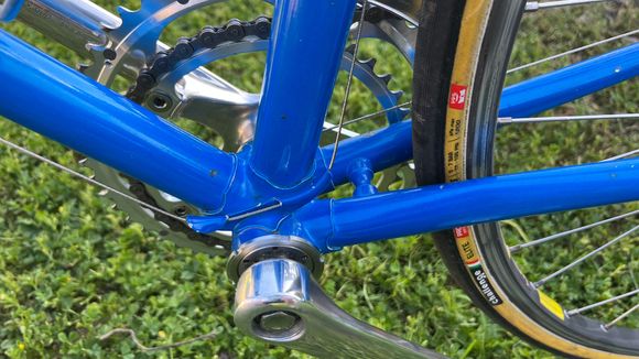 Who doesn’t love a chain hanger?