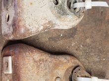 ZR2 brackets. If you look close, you can see a 'RH' and a 'LH' stamped into the back. Molded differently, also. 