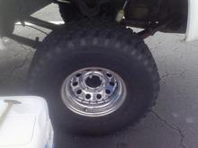 35's but to much space between wheel wells so im move to 38's