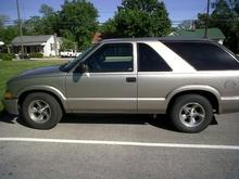 Lowered stanse, no roof rack or badges