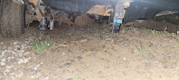 Rear passenger sank and axle got burried a lil...