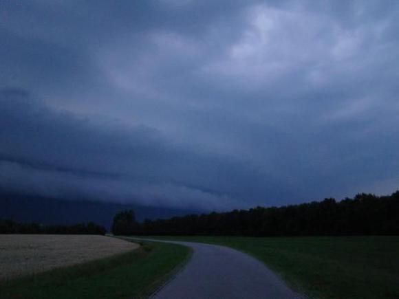 Shelf cloud, supercell