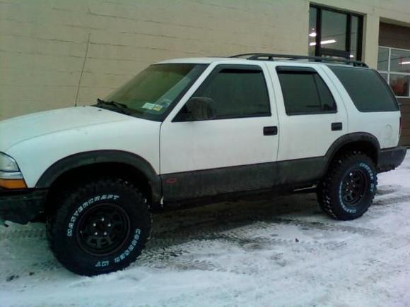31x10.50x15 Mastercraft Courser MT 15x7 wagon wheels
3inch torsion bar crank modified rear spring shackles