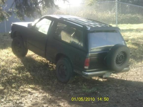 Testing my 4 wheel drive .... it works now. I backed down the hill (check my other photos) put her in 4 Hi and breezed right on up could have easily gone all the way up and around ... I know bunny hill lmao