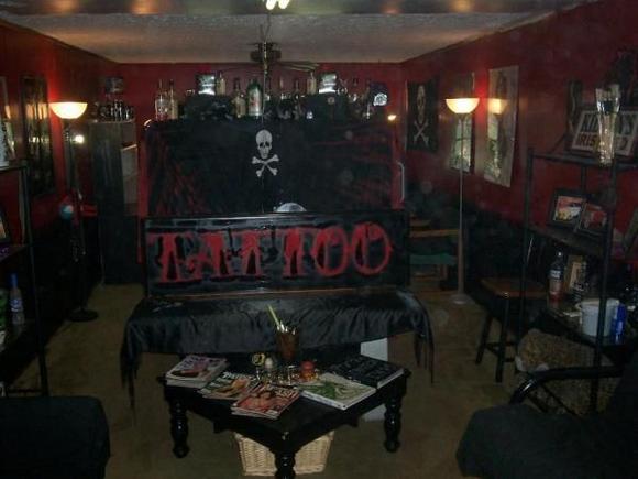 Small but awesome Pirate Tattoo Studios