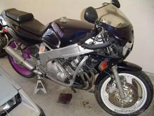 Fzr600 missing right side fairings.  Does anyone have these for sale????  Same color would be AWESOME!