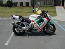 00 Castrol WSB Replica after all the graphics were applied.  www.redracingparts.com took pretty good care of me with the graphics kit.