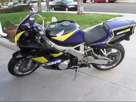 Corbin seat on my CBR900 0002