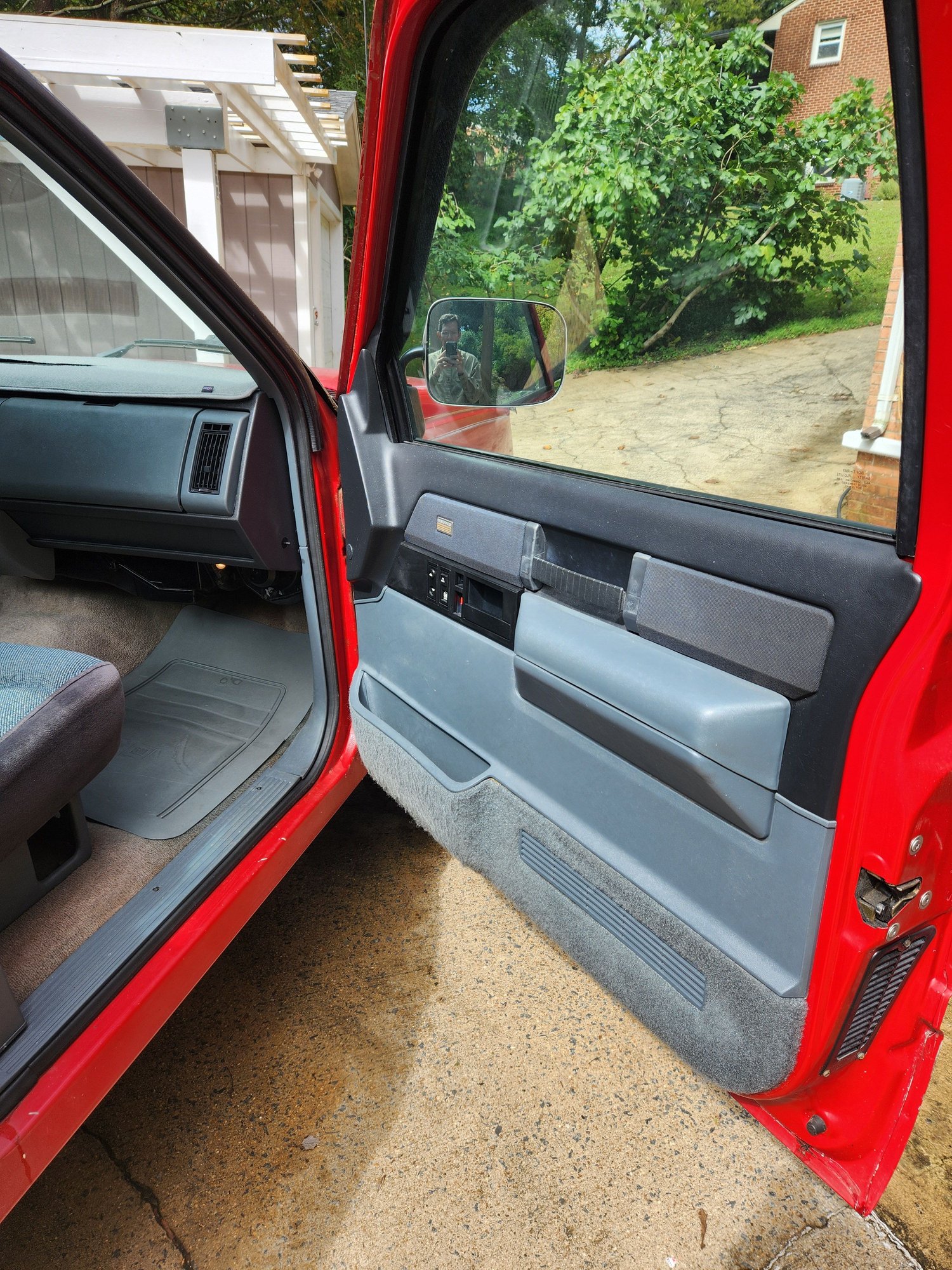 1989 Chevrolet K1500 - 1989 Chevrolet Silverado 4x4 Regular cab SWB - Used - VIN 1GCDK14K7KZ263341 - 113,000 Miles - 8 cyl - 4WD - Automatic - Truck - Red - Charlottesville, VA 22903, United States