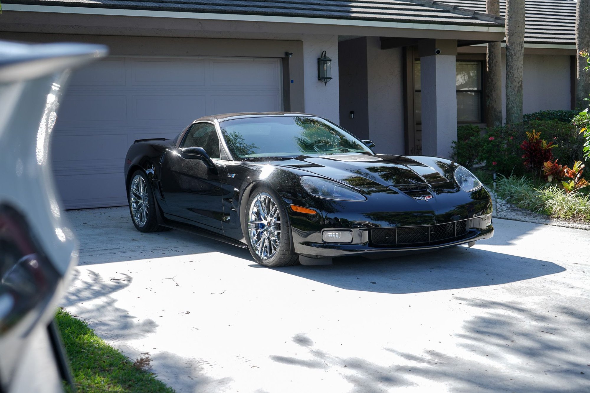 2010 Chevrolet Corvette - FS: 2010 C6 ZR1 – Black | 6-Speed | 3ZR | 1-Owner | 9,963 Miles - Used - VIN 1G1YN2DT7A5800201 - Jupiter, FL 33410, United States