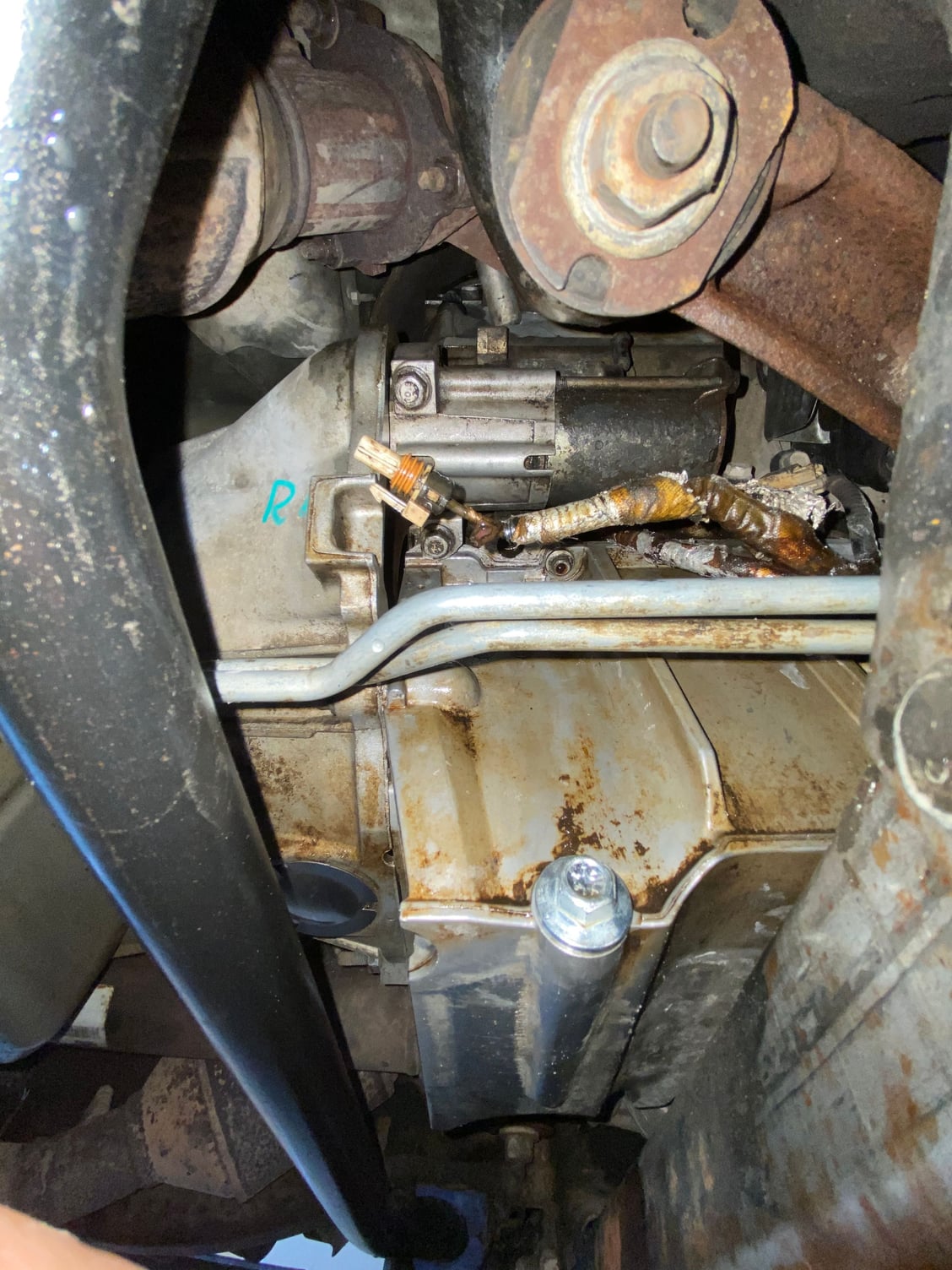 What is this white connector? 2009 Chevy Silverado - Chevrolet Forum - Chevy Enthusiasts Forums