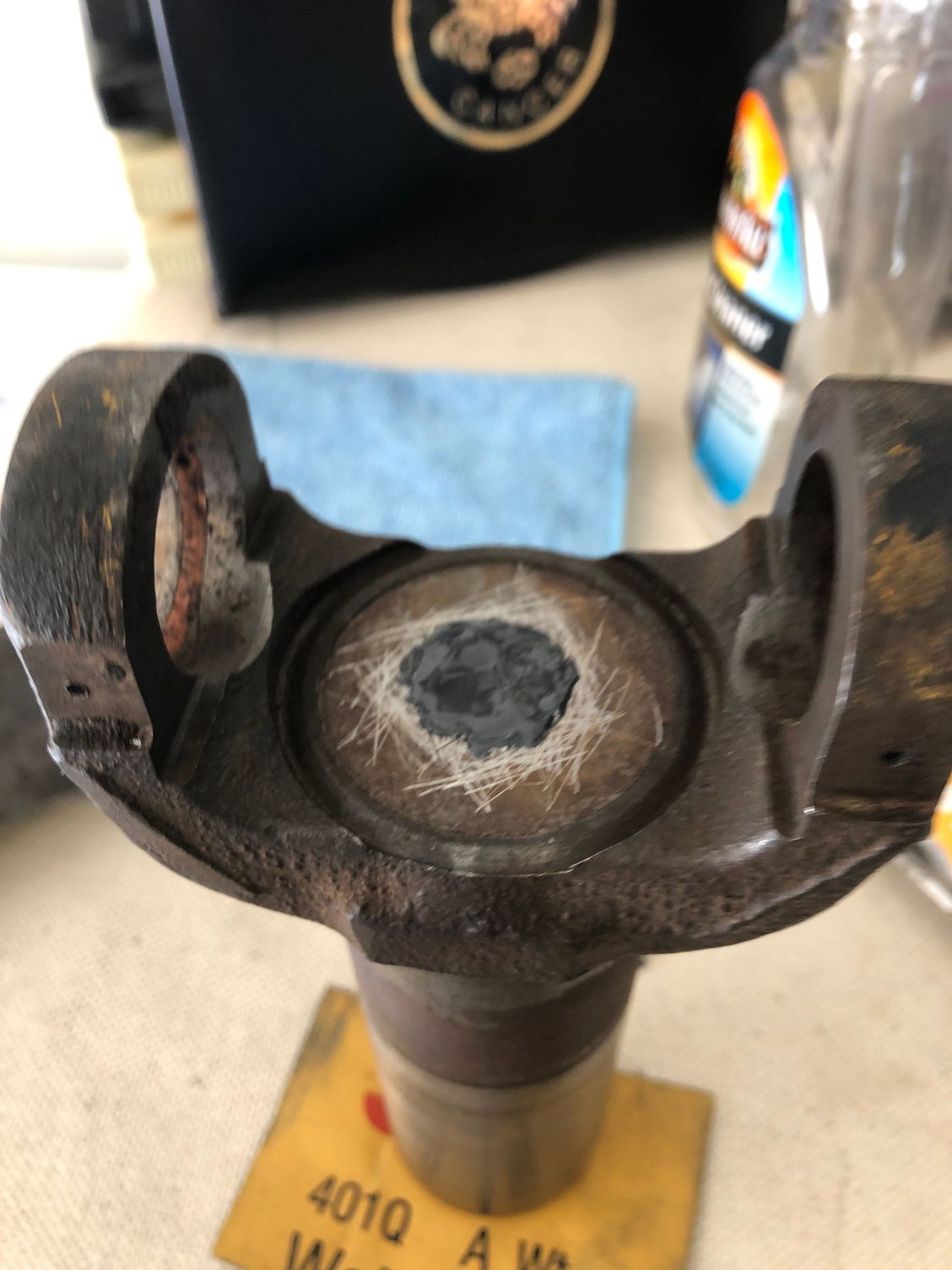 Turbo 400 Yoke Weep hole drip???