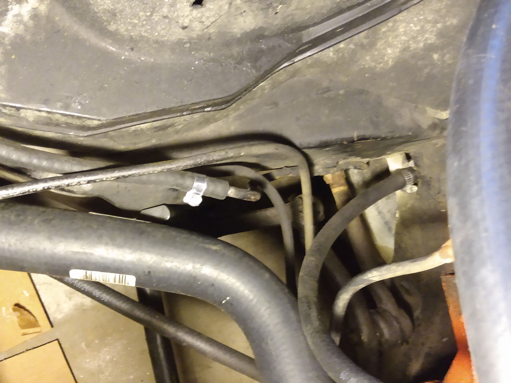 Vapor separator fuel filter install