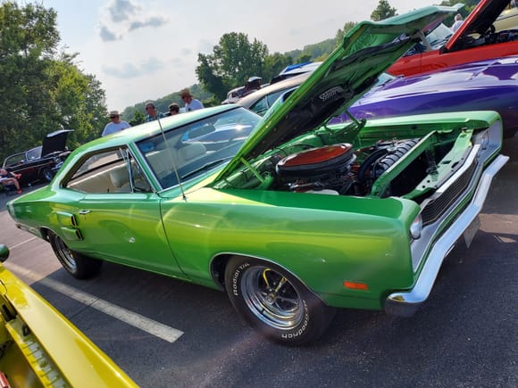 Probably my favorite car there, other than mine, pretty sure it's a '71 Dodge Super Bee, very niice!