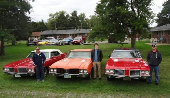 My Uncle is on the left, his a '71 Cutlass Supreme convertible. Mine is in the middle, and my Father's on the right. His is also a '72 Supreme.