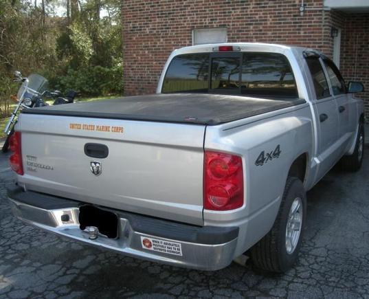 Full stock, Xtang Tonneau cover.