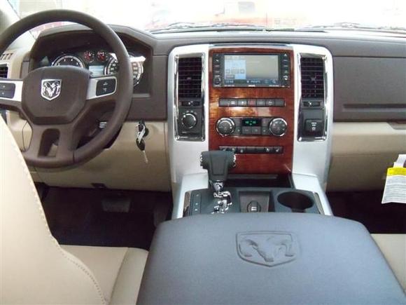 2011 RAM 1500 4WD Laramie CREW CAB