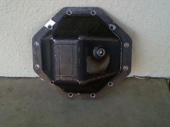 Chrysler 9.25
Ruffstuff Specialties Diff Cover
3/8" Plate, Fill Hole, Drain Plug Extra
http://www.ruffstuffspecialties.com/catalog/product_info.php?cPath=5&amp;products_id=403