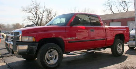 2000 red dodge 4x4 223000 miles