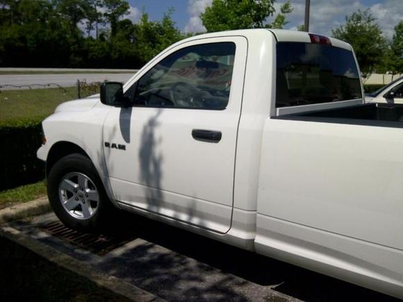 2009 1500 reg cab long box side