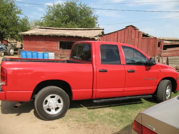 Notice the bald michelins, and the rusty exhaust tip... now thats classy