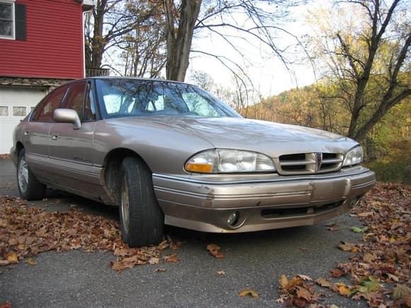 Bonnie (sold) (5th)
'92 Pontiac Bonneville SE (SES)
Leather Power seats. 3.8l v6 auto.
16&quot; rims.