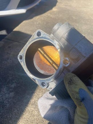 Before cleaning the throttle body 
