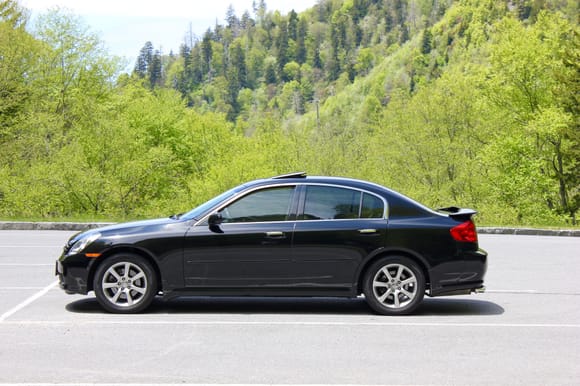 My 06 g35x cruising up in the Tennessee mountains